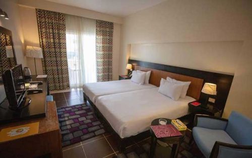 إحدى-غرف-فندق-موسى-كوست-راس-سدر-من-شركة-الحرية-للحلول-التسويقية-والعقارية-مكرم-عبيد